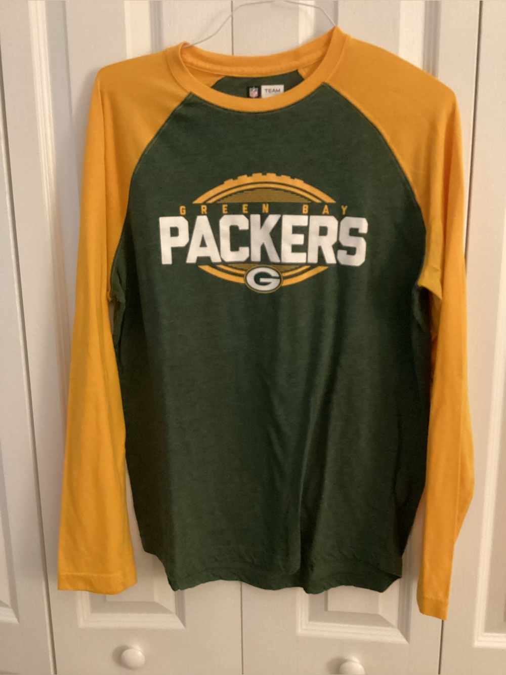 NFL Green Bay Packers Long Sleeved Mens  Raglan Tshirt Size Large